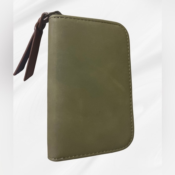 Universal Thread Handbags - NWOT! Universal Thread Olive Green Zip-Around Wallet